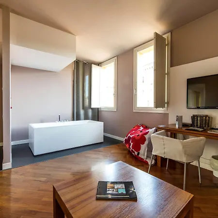 Hotel Ferrara 4*
